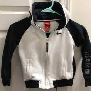 It used hoodie for little boy